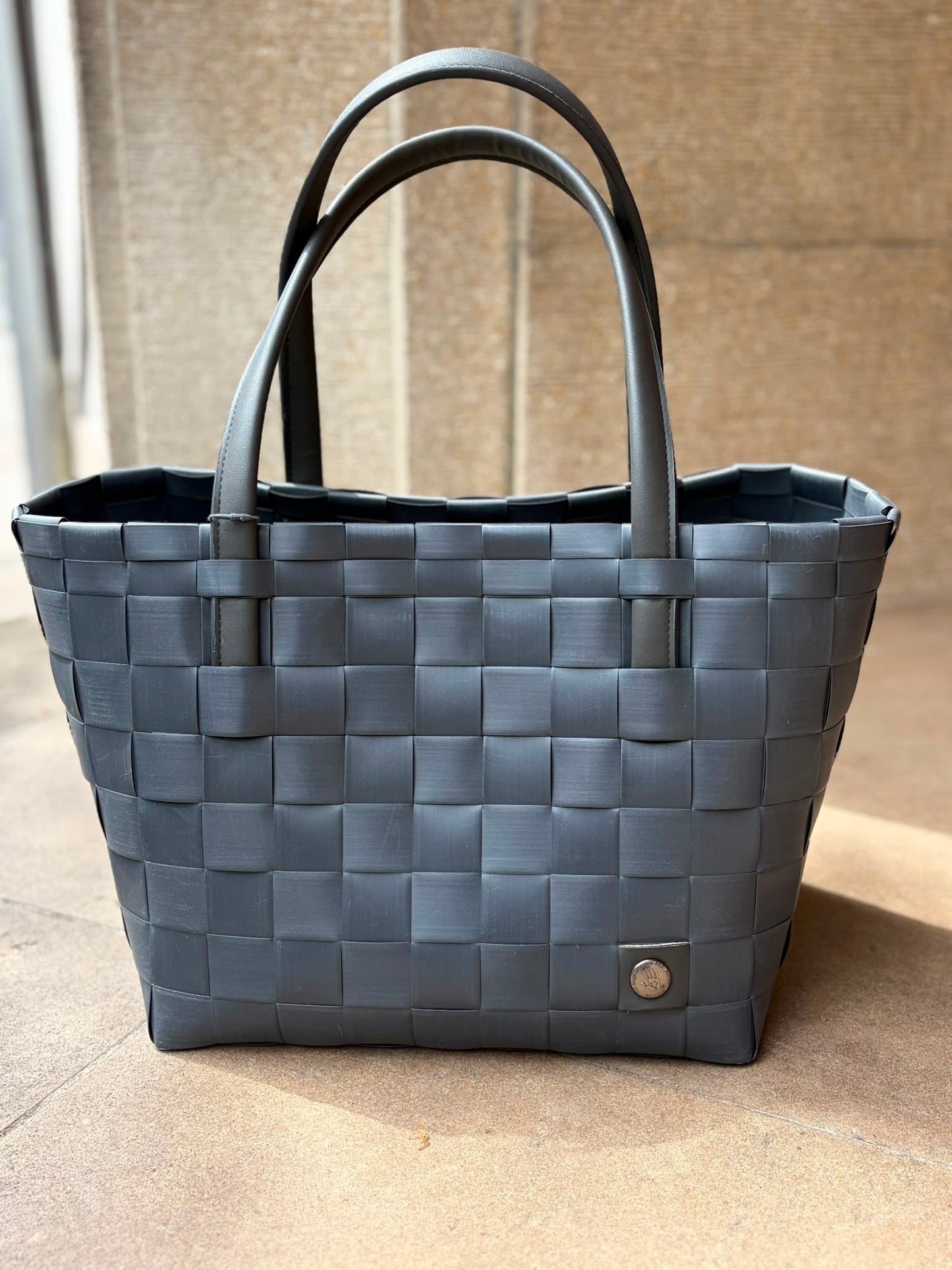 Handed By COLOR MATCH Shopper